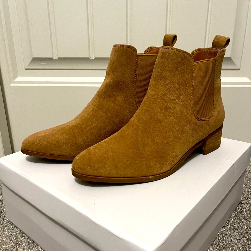 Let See Style Bootie, Camel man made upper and sole. SZ 8.